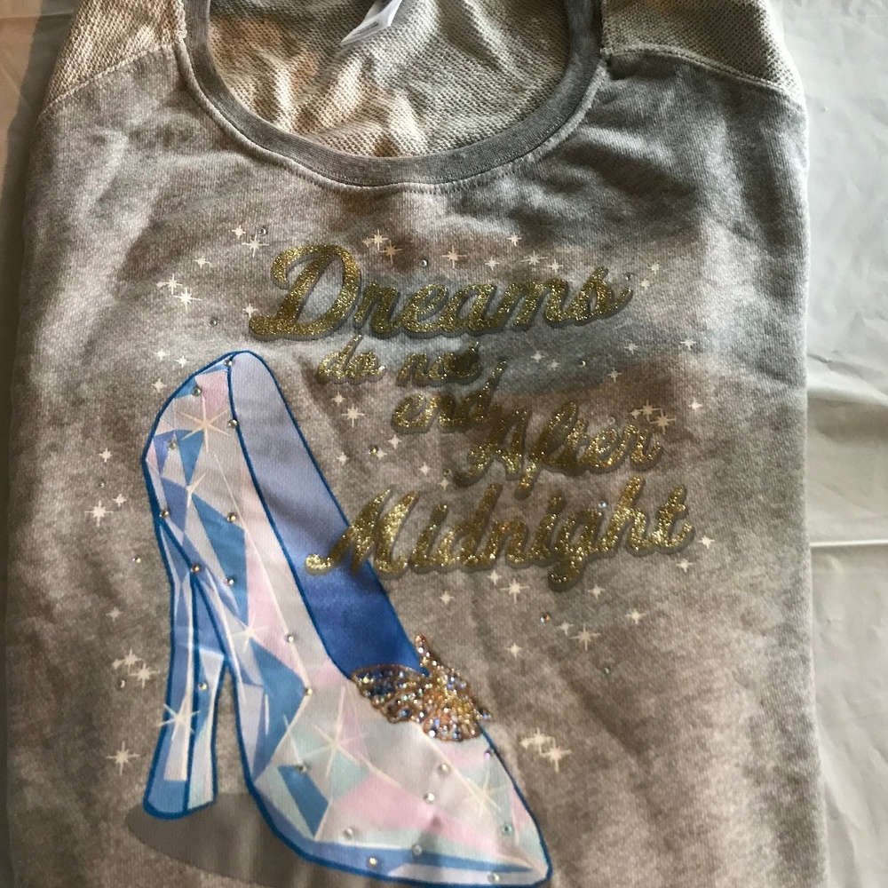 "Dreams do not end after midnight" Sweatshirt - 2X